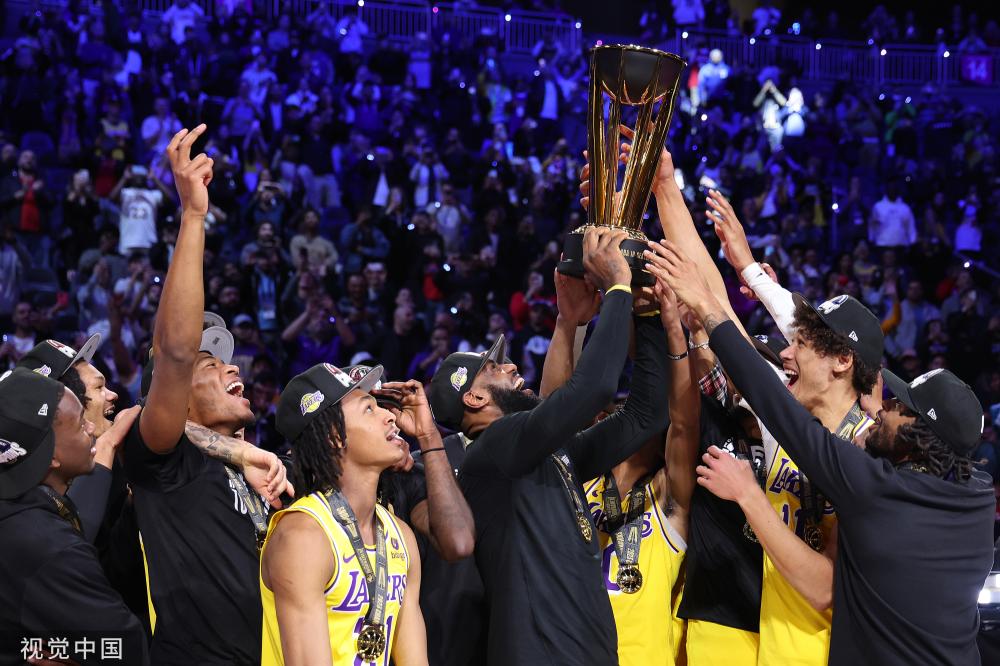 他在年轻球 他在年轻球